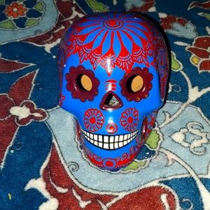Sugar skull/Dia de Los Muertes statue